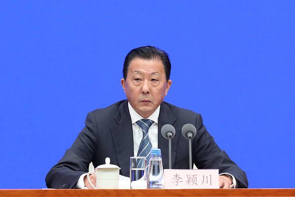 布雷默目前的合同在2027年到期，尤文希望和他续约至2028年，尤文总监吉恩托利已经为此工作了一段时间。